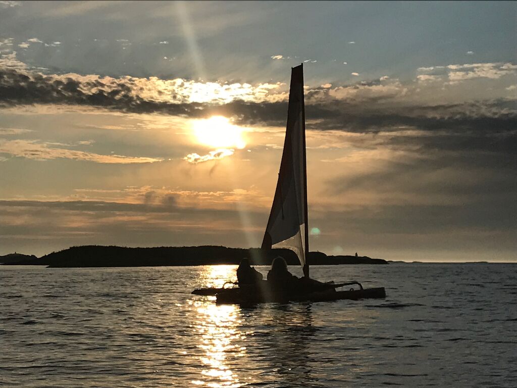 Midnight Sun in Hobie kayaks Sommarøy Tromsø - Image 10