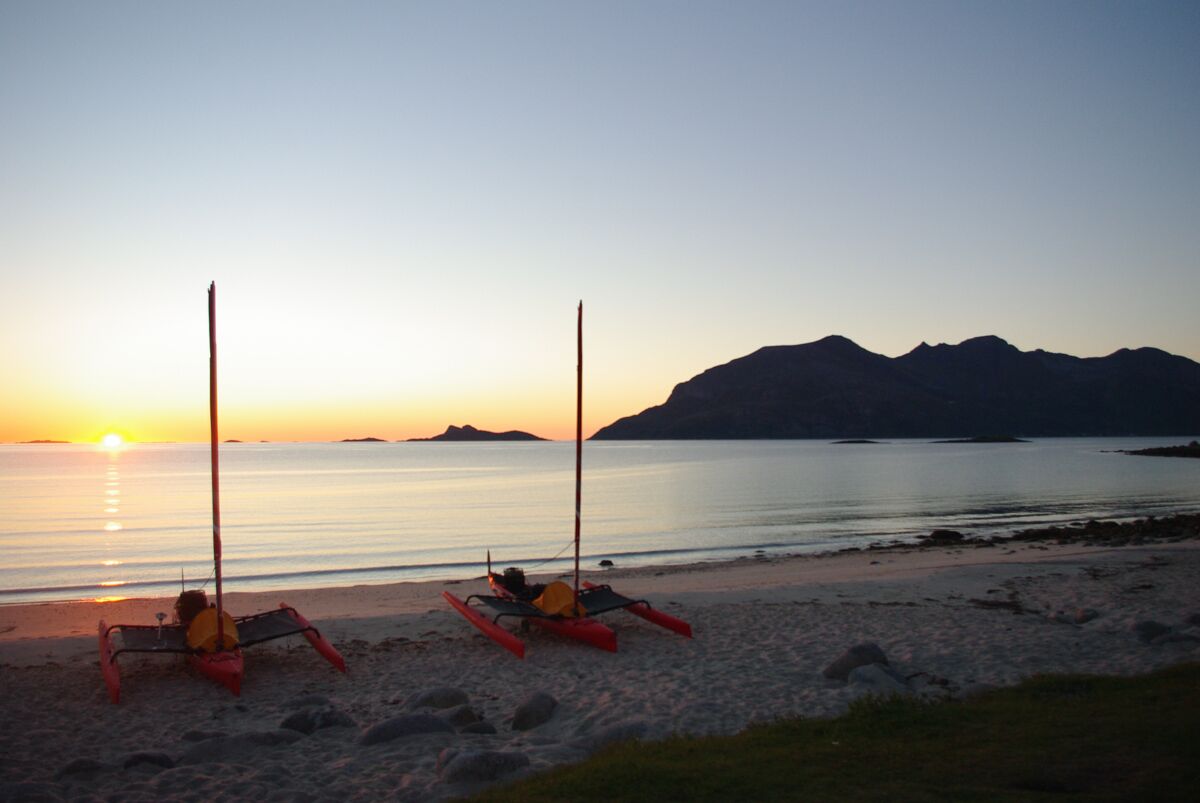 Midnight Sun in Hobie kayaks Sommarøy Tromsø - Image 3
